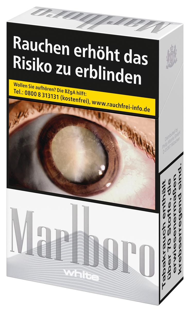 Marlboro White Zigaretten, 1 Packung mit 20 Stück, in weißer Verpackung mit schwarz-weißem Design, einer großen Augen-Illustration, dem Marlboro Logo und dem Warnhinweis "Rauchen erhöht das Risiko zu erblinden" inklusive Telefonnummer und Webseite.