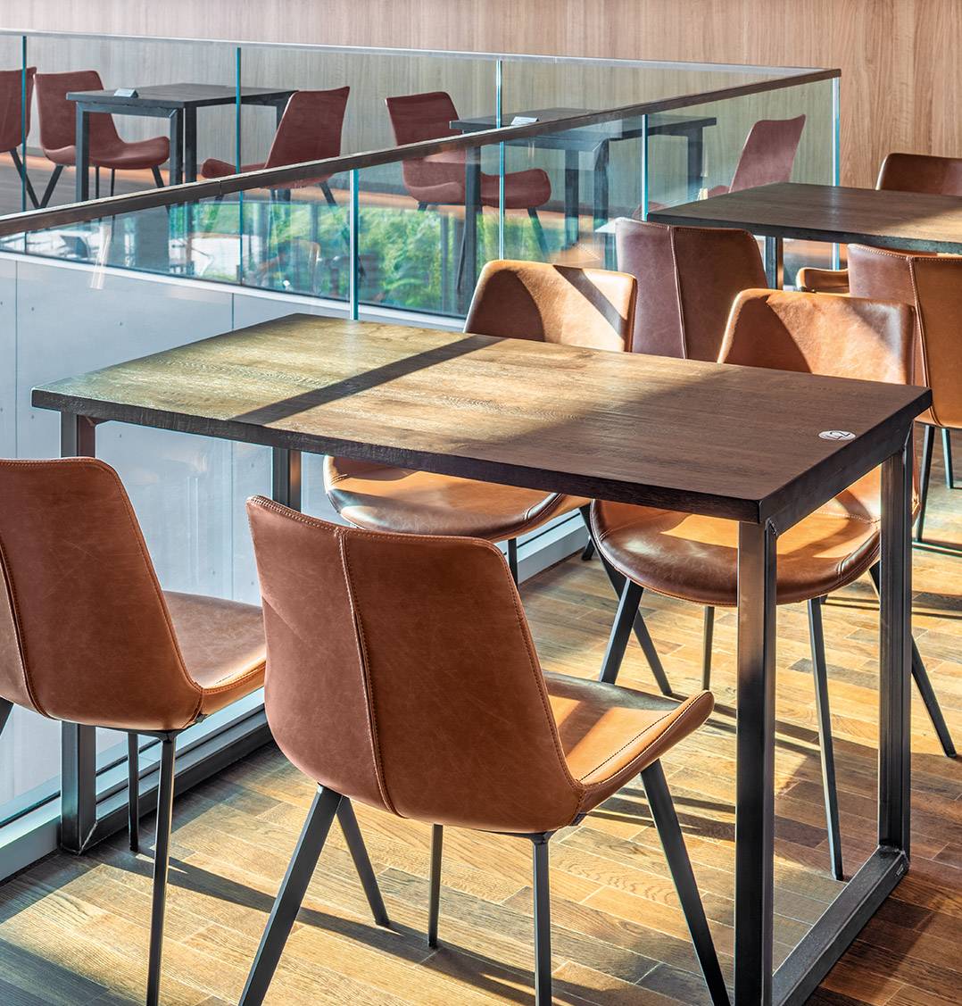 Indoor Tische für ihre Gastronomie und Hotellerie