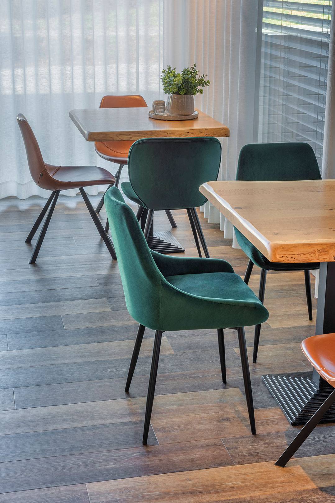 Indoor Cafemöbel für Ihre Gastronomie und Hotellerie