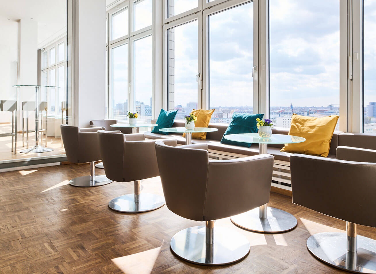 GO IN Referenz PlaceOne Panoramabar