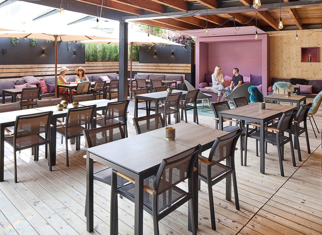 GO IN Referenz Café Restaurant VAU