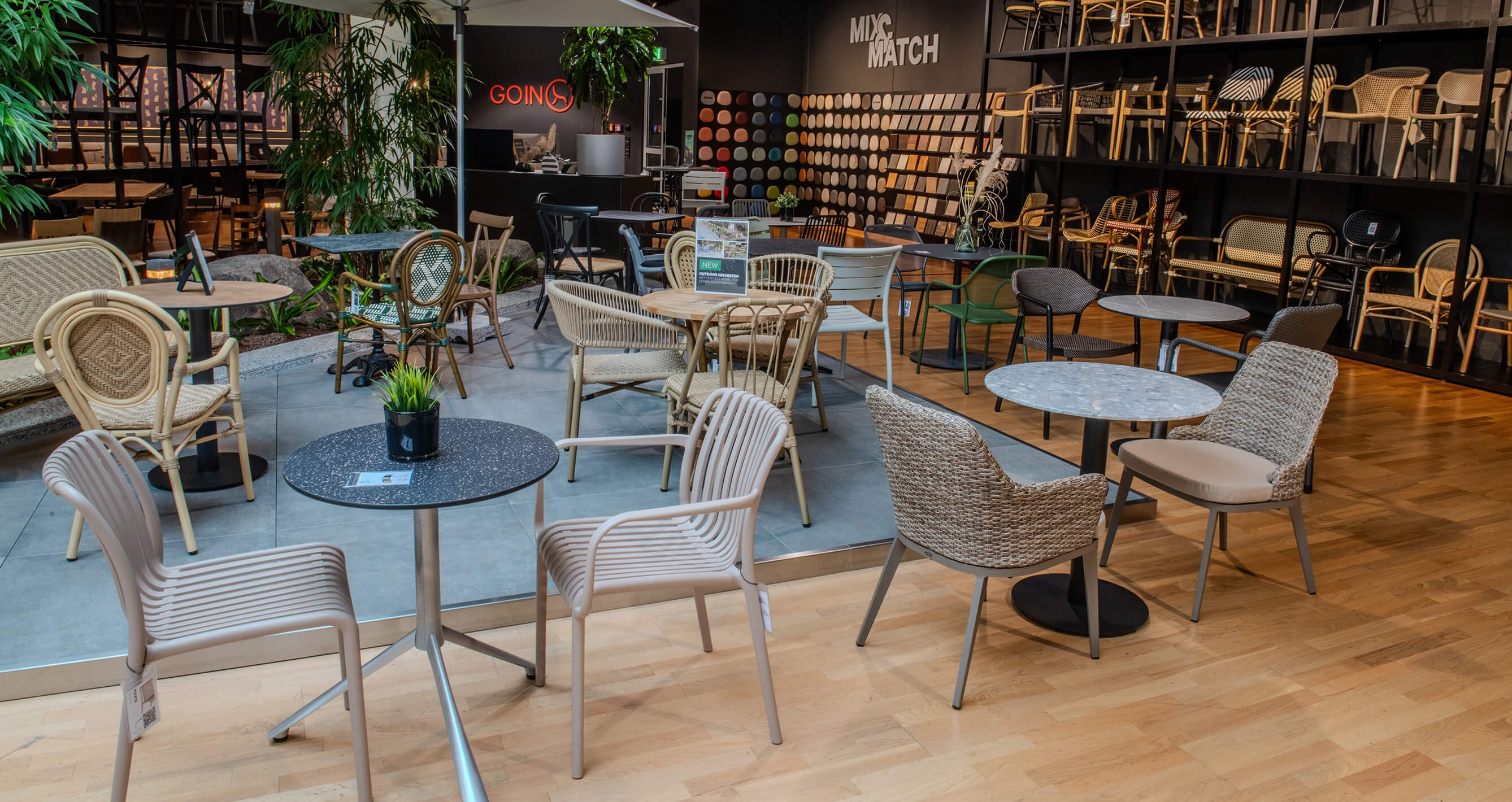 Kunden im GO IN Showroom in Landsberg am Lech