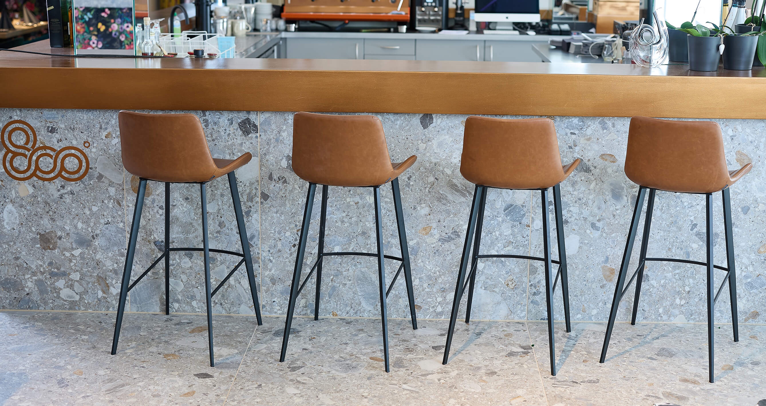 GO IN Restaurant Achthundert Gastronomiemöbel