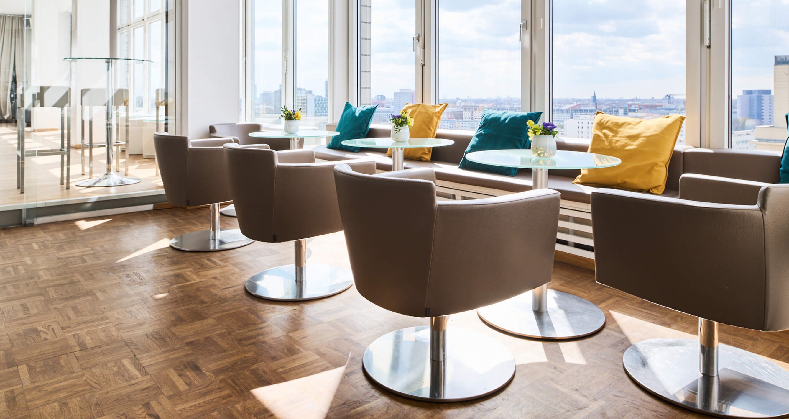 GO IN Referenz PlaceOne Panoramabar