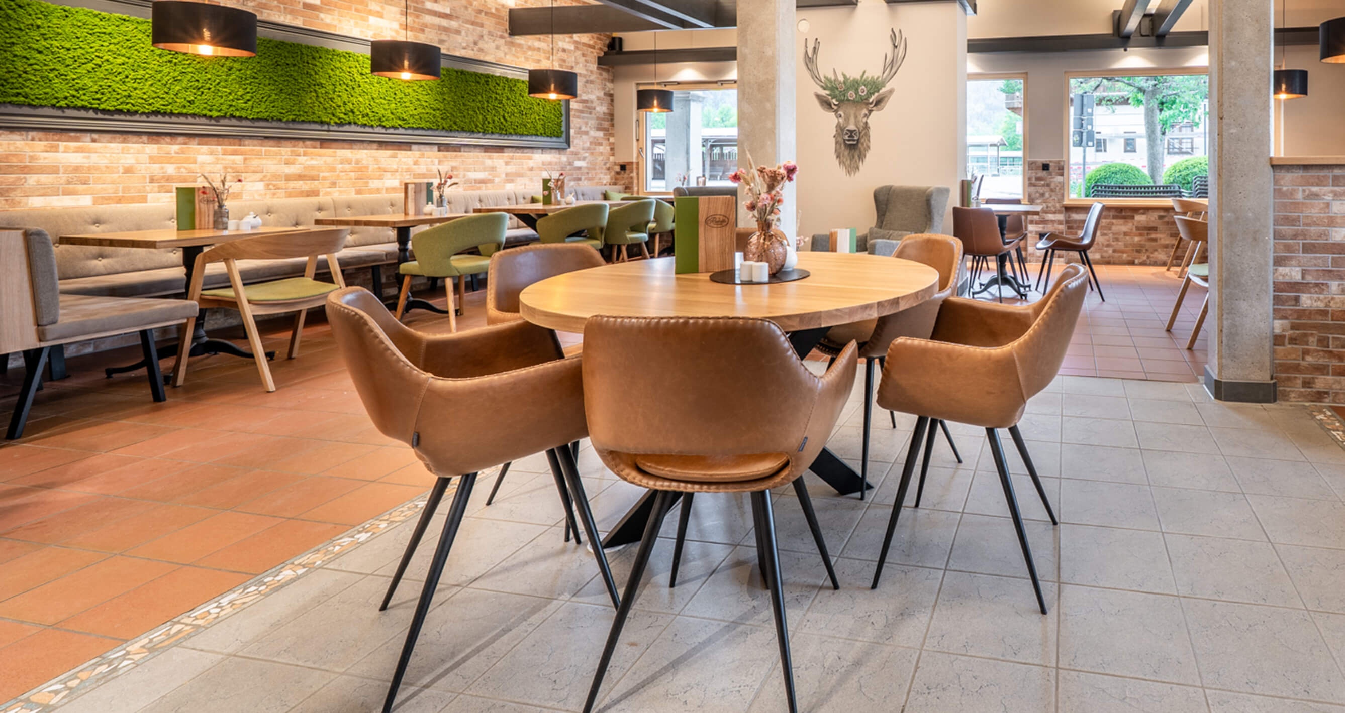 GO IN Referenz Café Raphelt´s