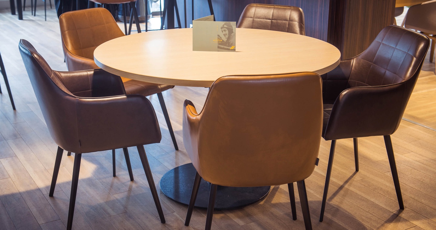 ambience image desktop aviator lounge holiday inn