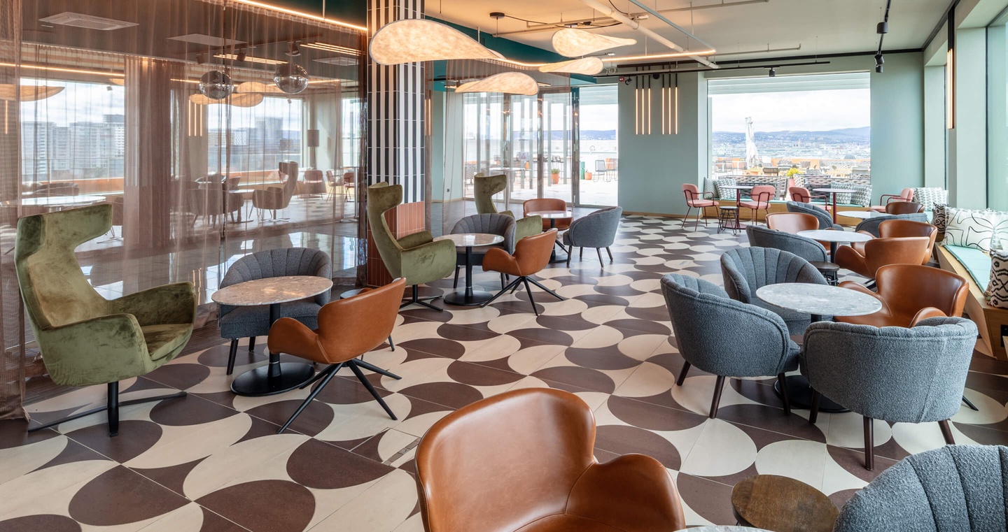 GO IN Referenz HANS-Y | ALL-IN Lifestyle Living | Indoor-Lounge