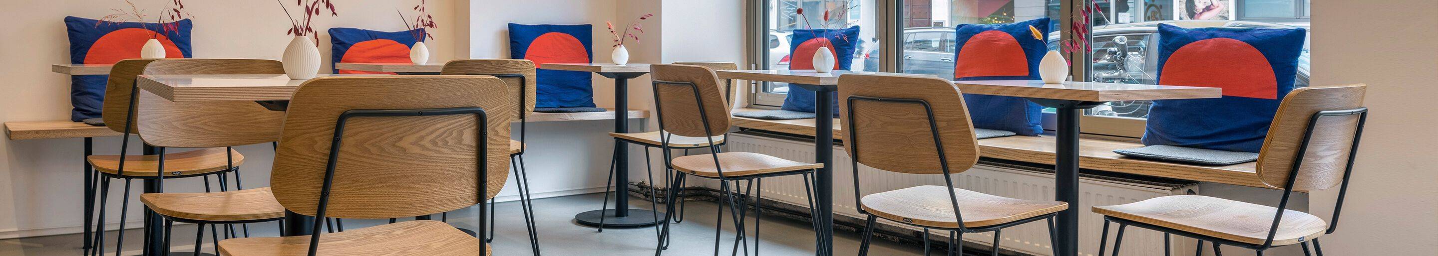 Referenz Möbel GO IN Luffy Pancake Café