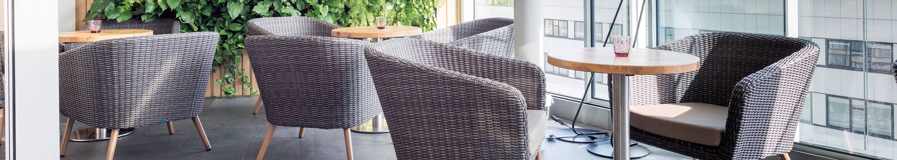 Outdoor Sofas for your restaurant or hotel