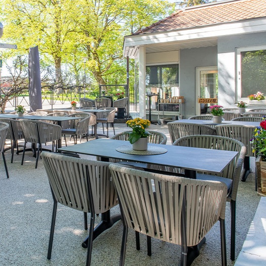 GO IN Referenz - Gastro Cafe Stühle und Tische