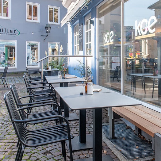GO IN Referenz - Stühle und Tische für Terrassen