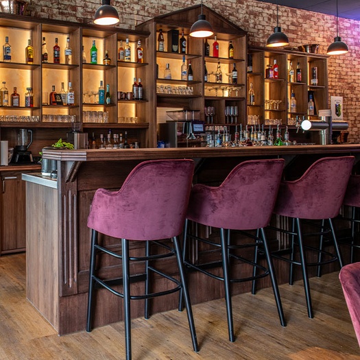 GO IN Case Study – Café and Restaurant Chairs and Tables