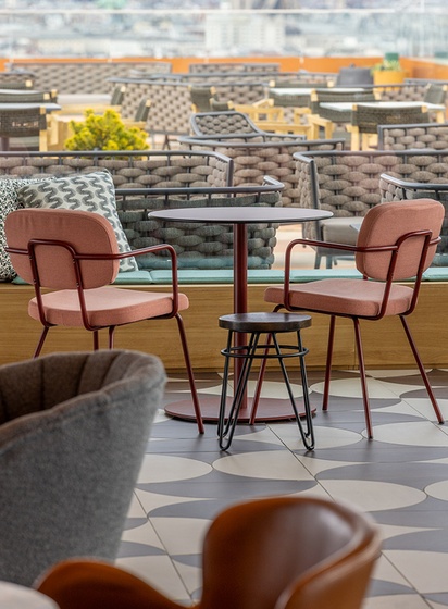 GO IN Referenz HANS-Y | ALL-IN Lifestyle Living | Indoor-Lounge