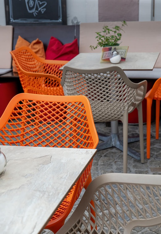 Durable terrace furniture for your restaurant, bistro or hotel
